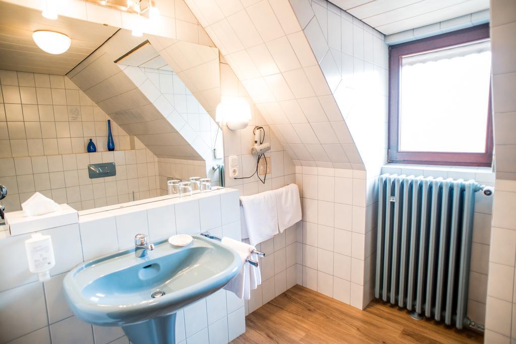 Gasthof Zum Weissen Lamm Зомерах Екстериор снимка